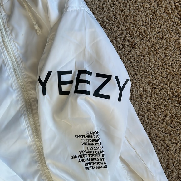 Official Yeezy Tour Windbreaker - Picture 3 of 5